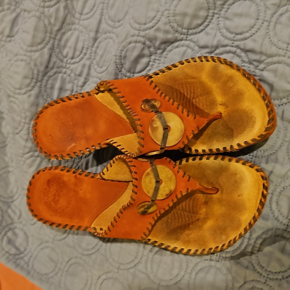 Nurture Leather kitten Heel Thong Sandals